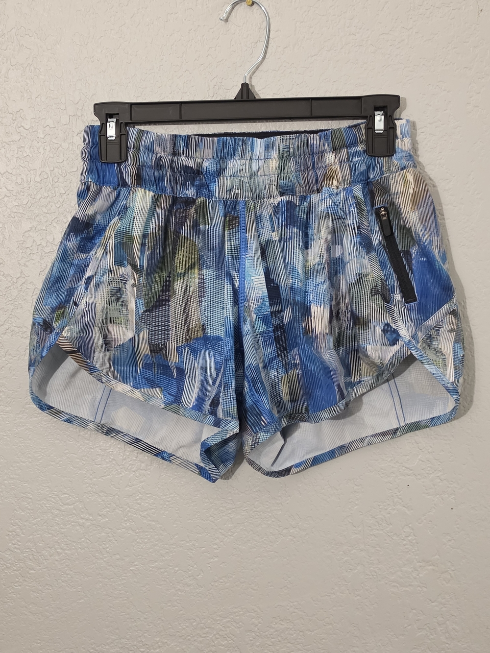 lululemon Tracker Shorts V Sun Dazed Multi Blue Athletic Shorts Womens 6 - Picture 2 of 8